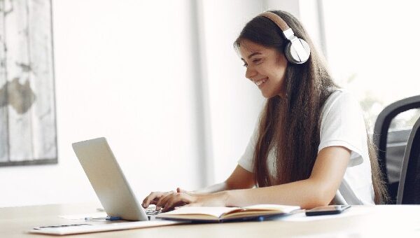 How to Focus Better While Studying